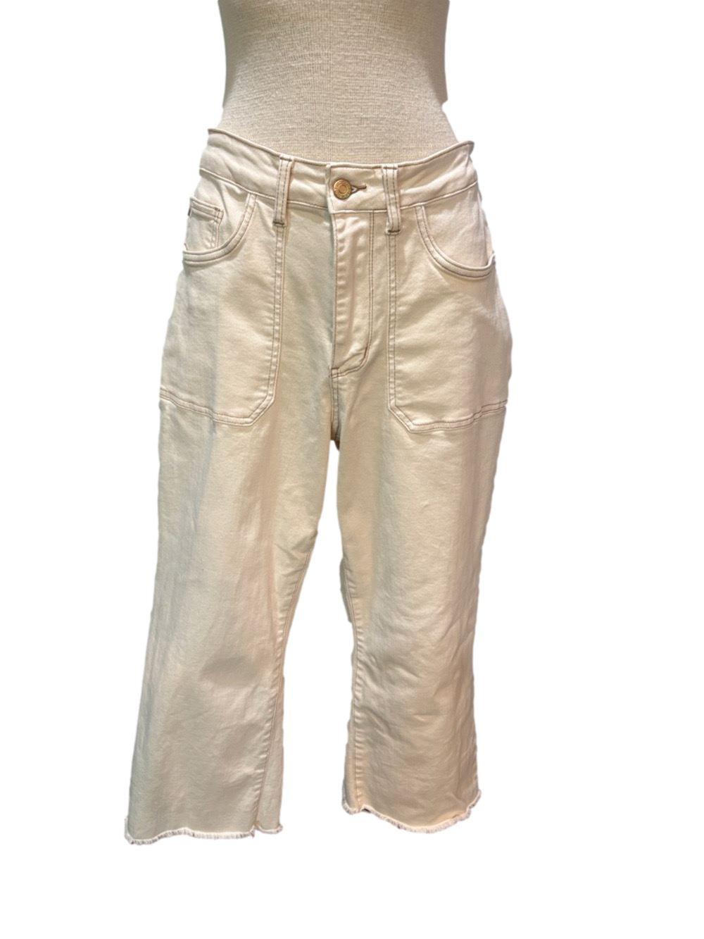 Judy Blue sz 16W cream colored wide leg high rise raw hem crop jeans